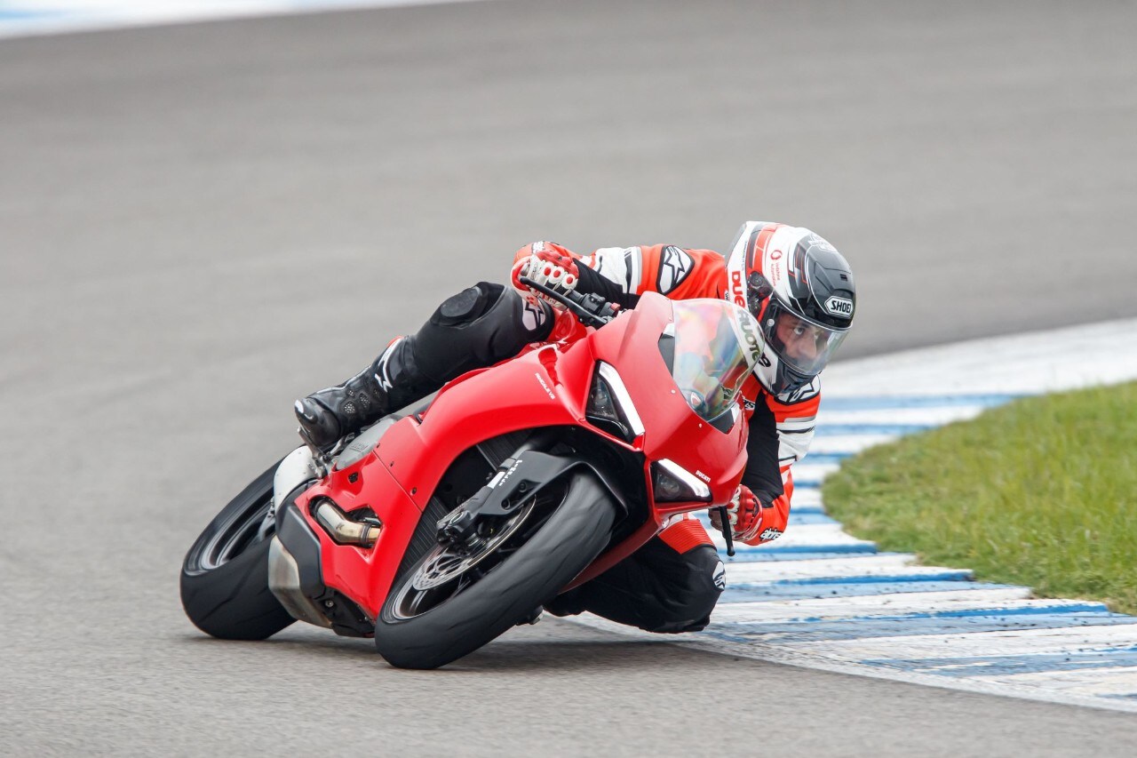 Ducati Panigale V La Prova In Pista A Jerez Anteprima Prova E