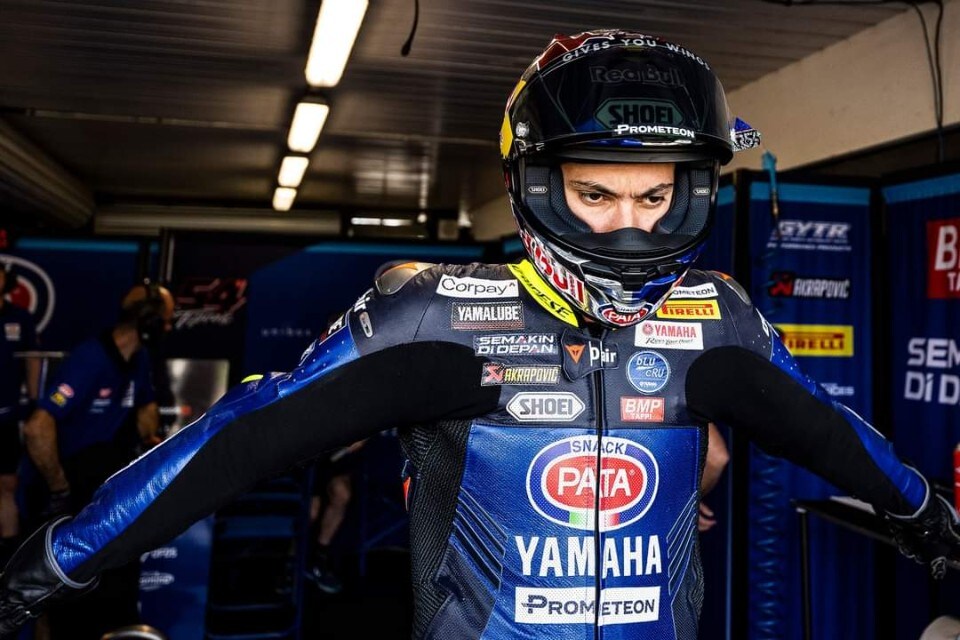 Razgatlioglu In Pista Con La Yamaha MotoGP Dueruote