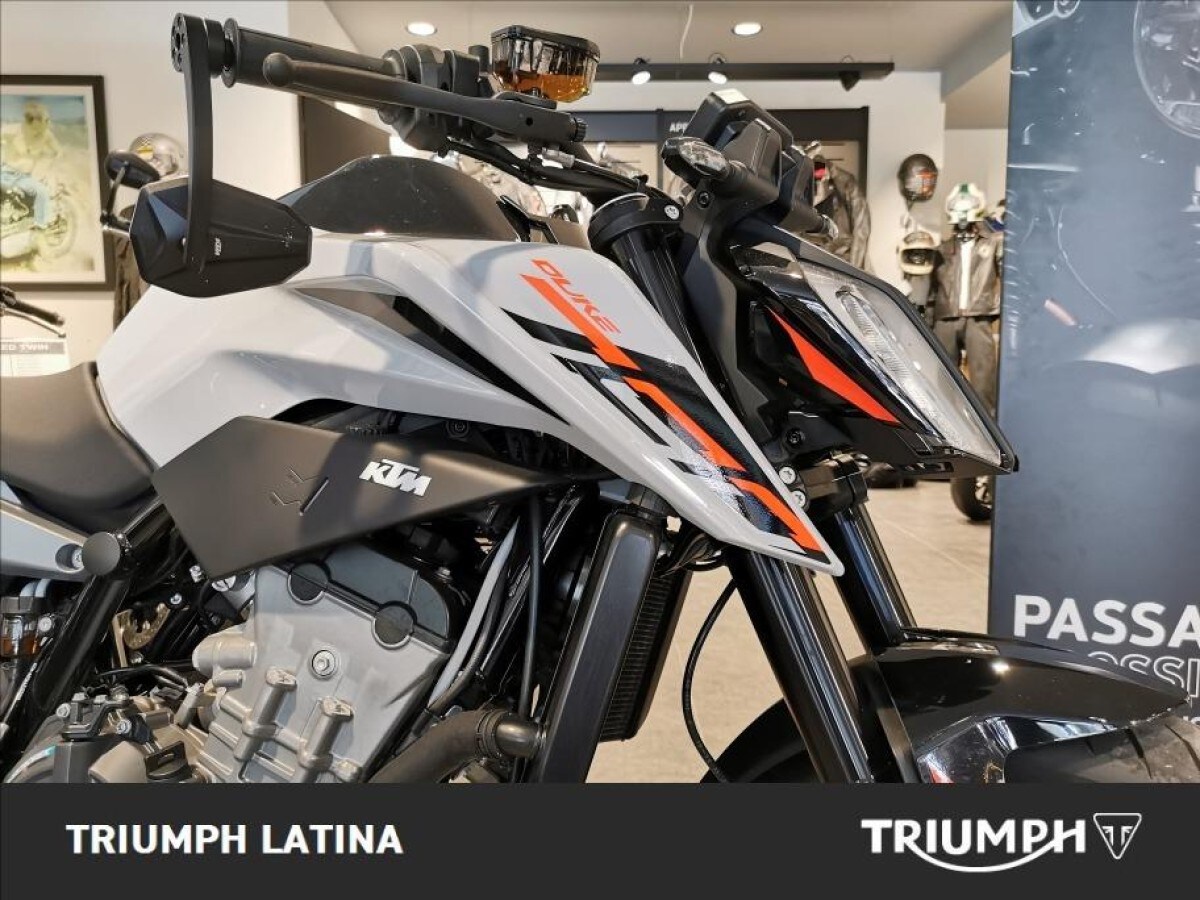 Annuncio Moto Ktm Duke L Abs A Latina Usato Dueruote