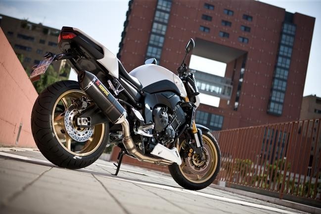 Yamaha FZ8 Prezzo, Scheda tecnica e Foto - Dueruote