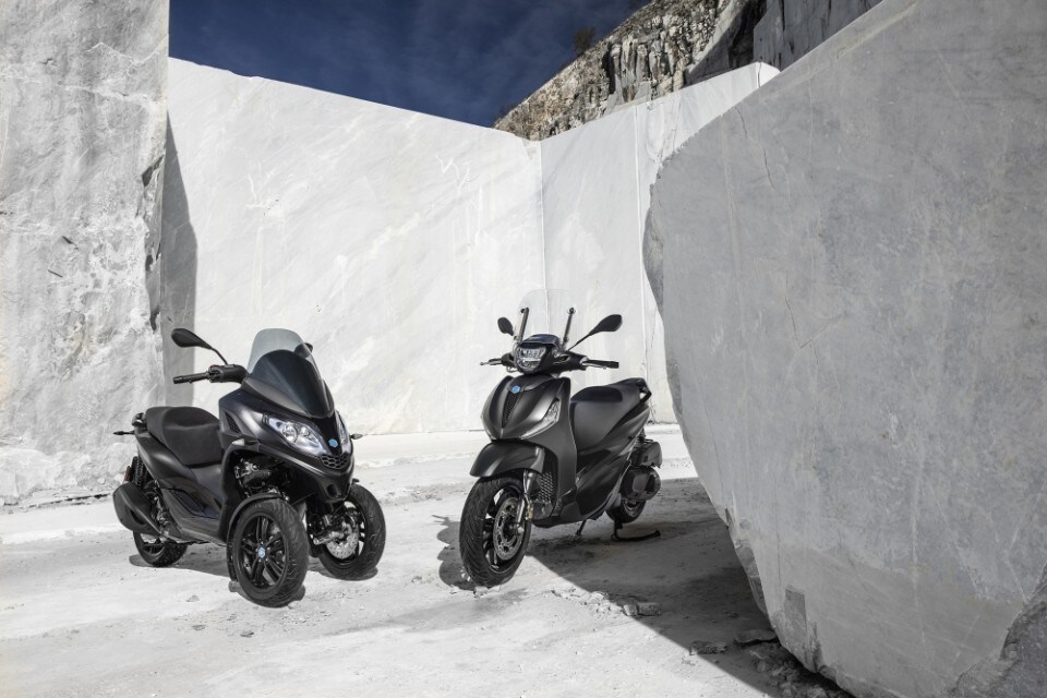 Nuovi Piaggio Beverly E Piaggio Mp Deep Black Dueruote