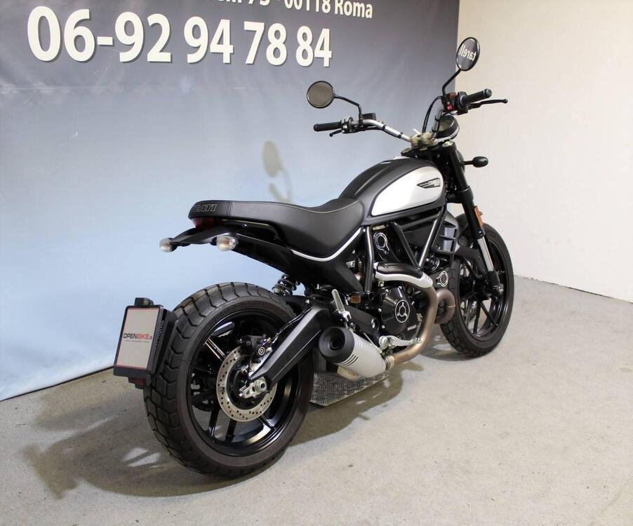 Annuncio Moto Ducati Scrambler Icon Dark A Roma Usato Dueruote