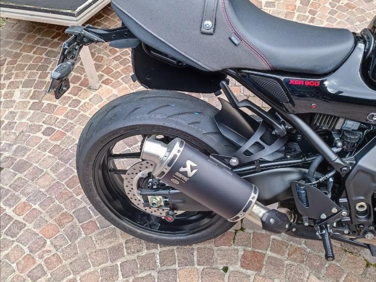 IMPIANTO DI SCARICO AKRAPOVIC COMPLETO PER Yamaha XSR 900 AV 2017 NON  OMOLOGATO