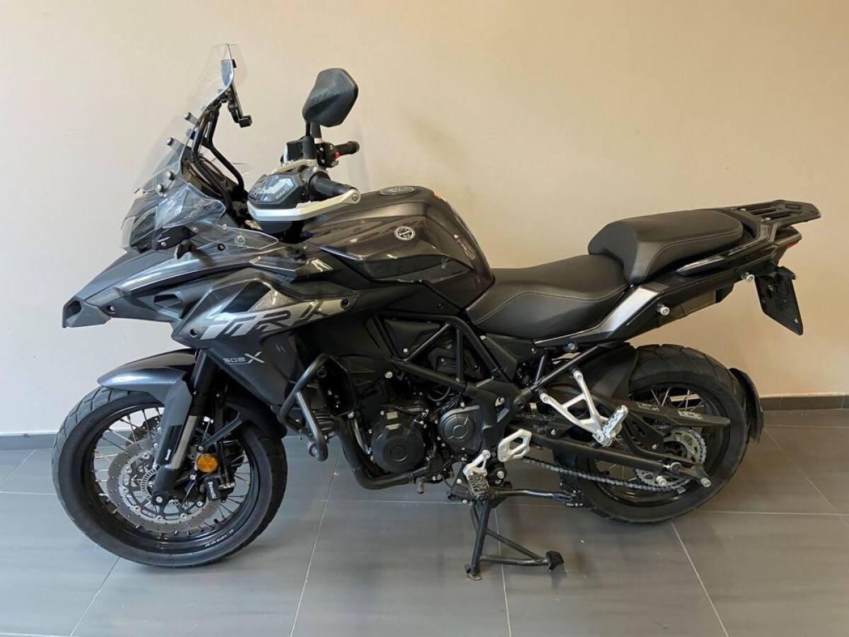 Benelli TRK 502 X Prezzo, Scheda tecnica e Foto - Dueruote