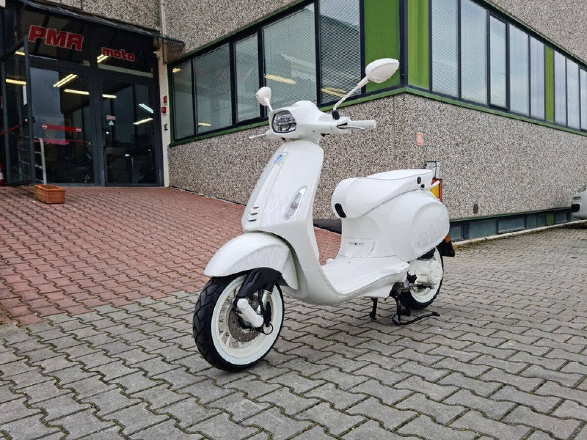 Piaggio Vespa 50 S 4T 4V Prezzo, Scheda tecnica e Foto - Dueruote