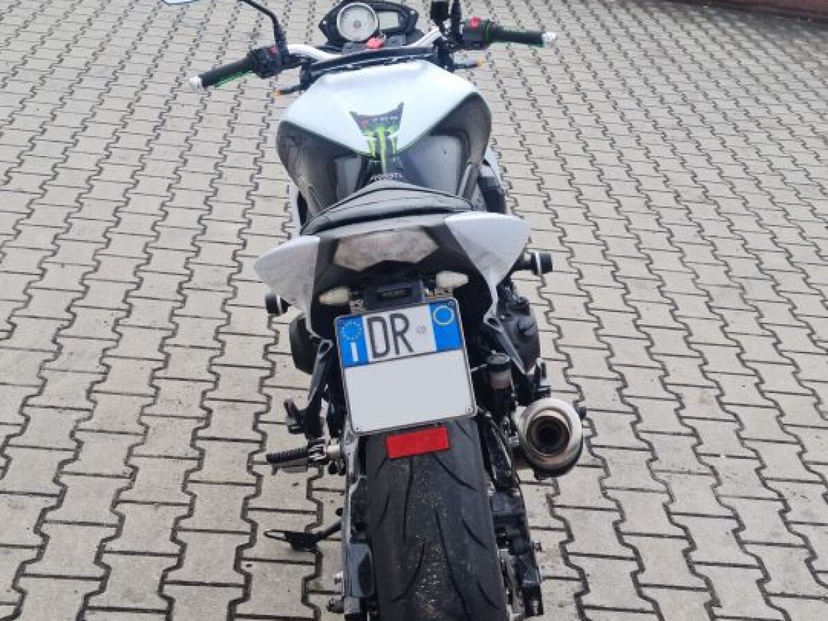 Kawasaki Z 750 Prezzo, Scheda tecnica e Foto - Dueruote